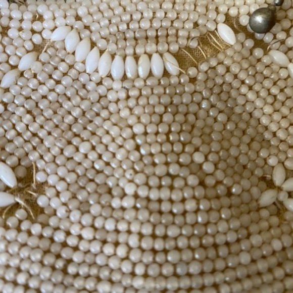 Vintage * Small BEADED Coin PURSE * circa '30s * strap to slide hand in back - Picture 2 of 6